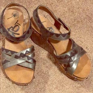 OTBT Silver & Black Wedges